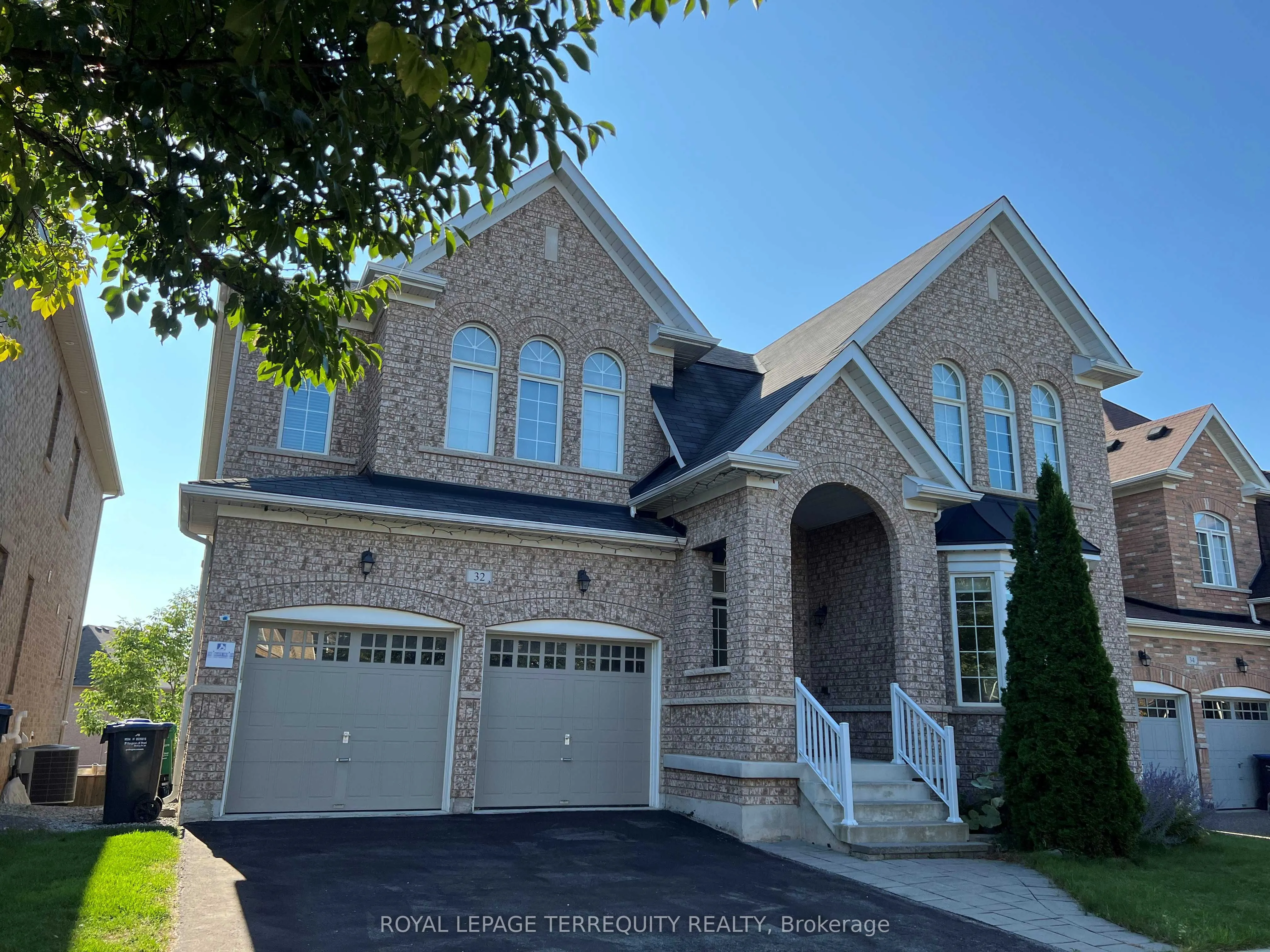 32 Mistyglen Crescent, ON L6Y 0X2
