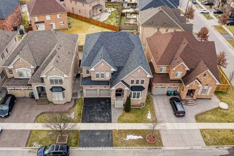 32 Mistyglen Crescent, ON L6Y 0X2