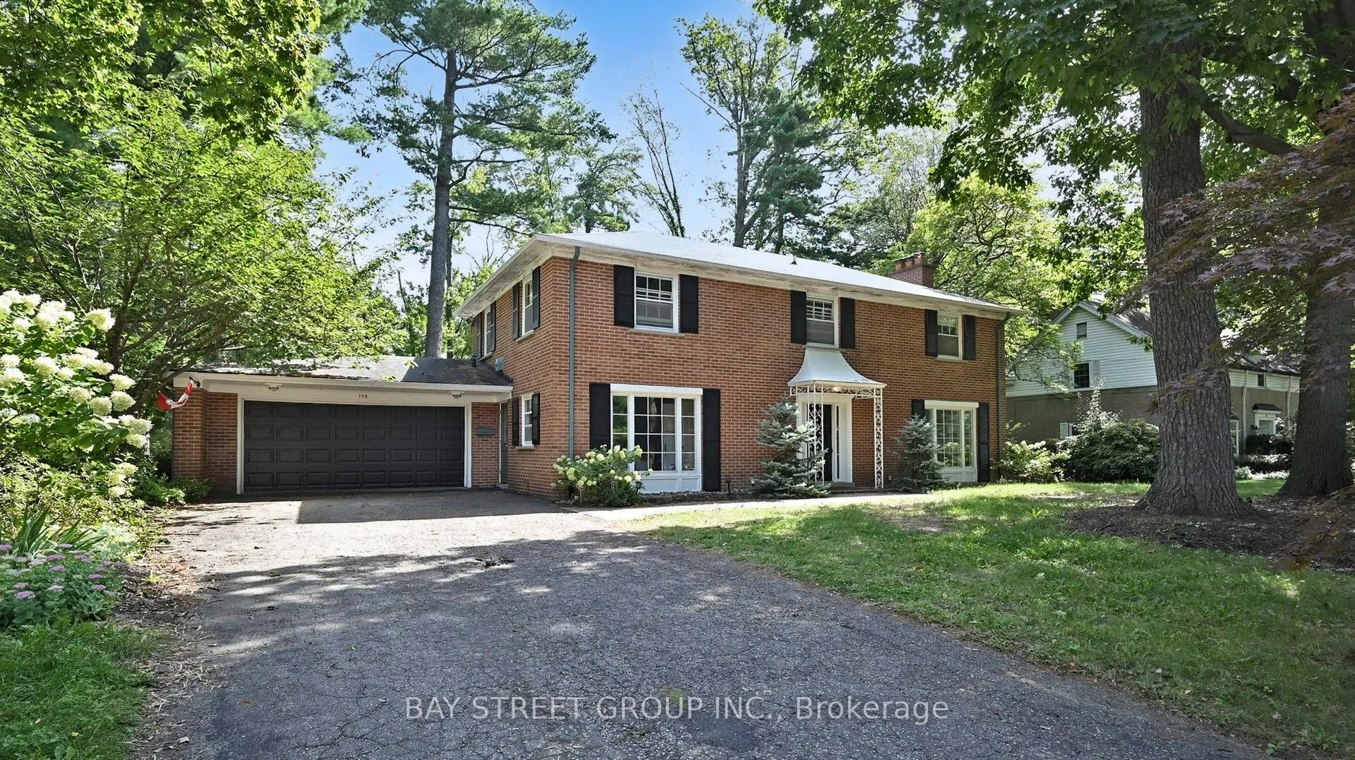 178 Breezy Pines Drive, ON L5B 1B4
