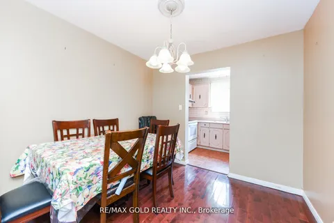 29 Glenmore Crescent, ON L6S 1H9