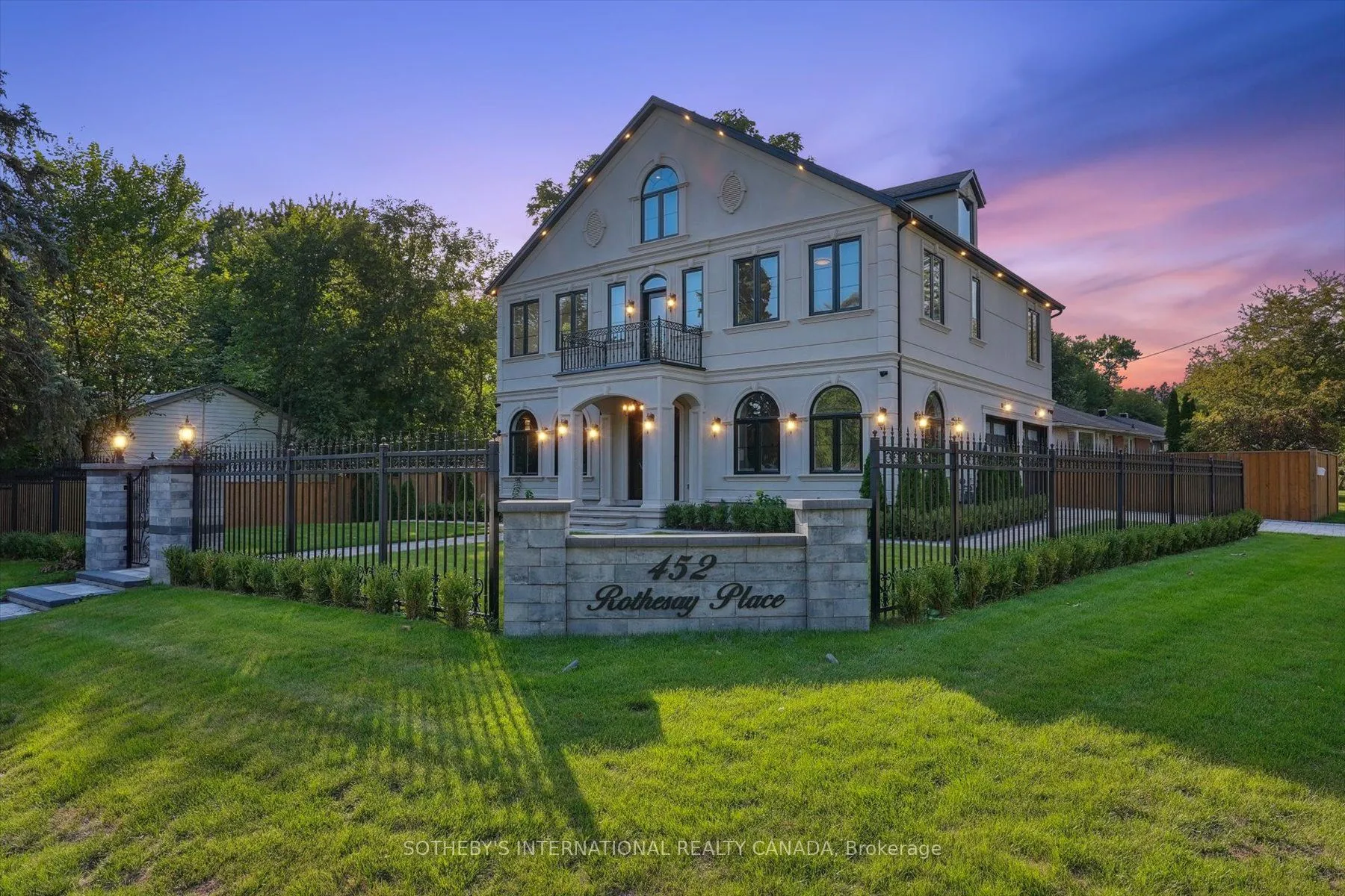 452 Rothesay Place, ON L7N 1N5