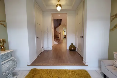 360 Valleyway Drive, ON L6S 5S7