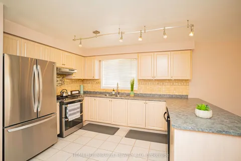 44 Edgar Road, ON L7E 2J9