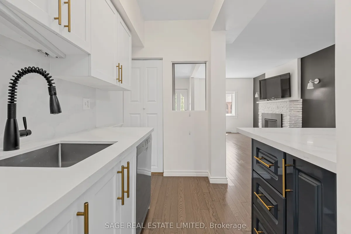 24 Morland Road, ON M6S 2M8