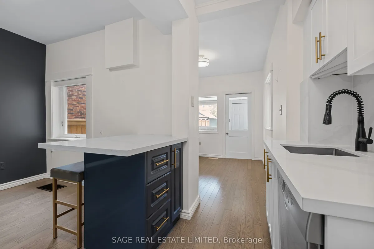 24 Morland Road, ON M6S 2M8