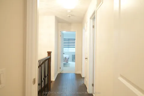 4 Kempsford Crescent, ON L7A 4M6