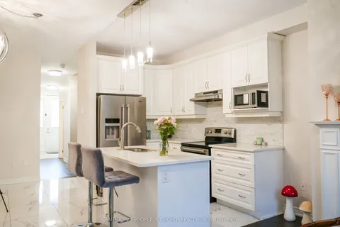 4 Kempsford Crescent, ON L7A 4M6