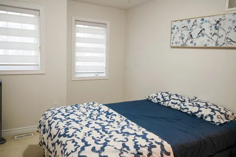 4 Kempsford Crescent, ON L7A 4M6