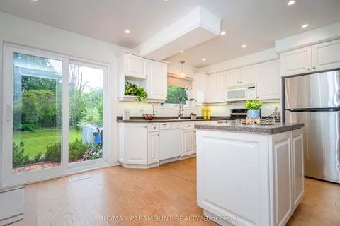 43 Bromley Crescent, ON L6T 1Z2