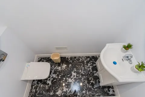 43 Bromley Crescent, ON L6T 1Z2