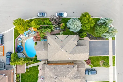 2 Melrose Gardens, ON L7A 1J7