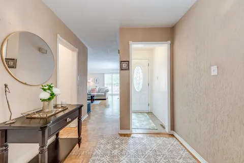 1192 Kos Boulevard, ON L5J 4L7