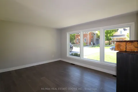 17B Amanda Street, ON L9W 2J9