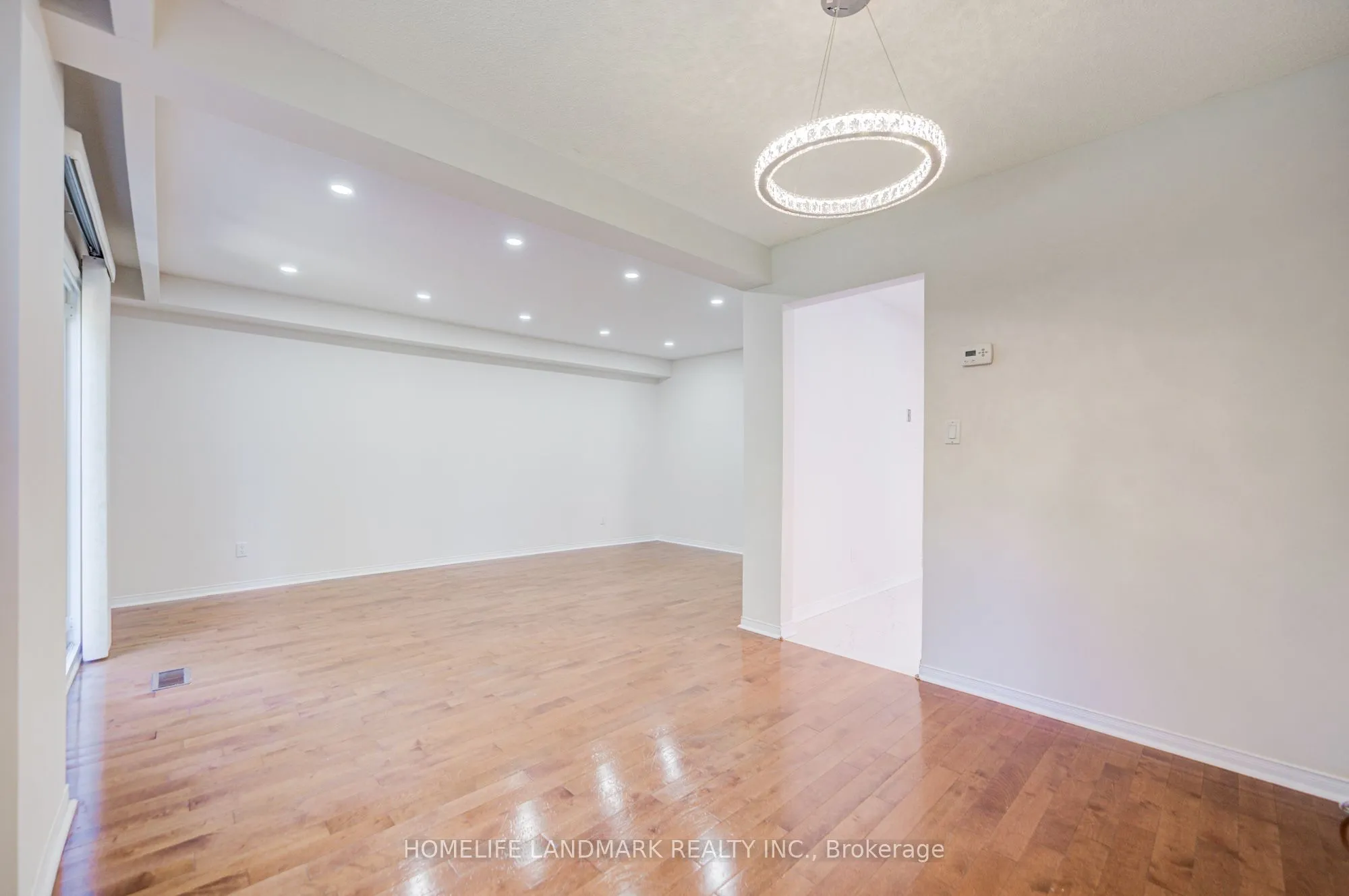 319 Hillside Drive, ON L5M 2N3