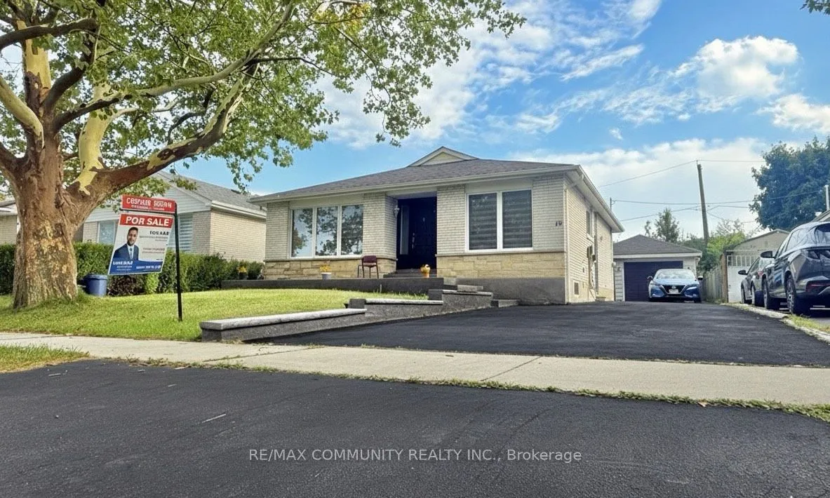 15 Strathavon Drive, ON M9V 2H4