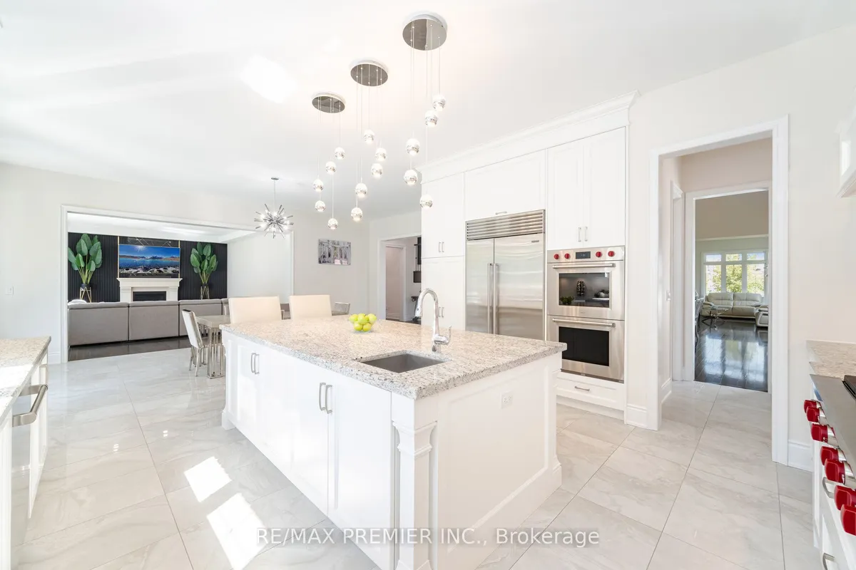 18 Erintown Crescent, ON L6P 4H2