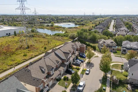 4832 Capri Crescent, ON L7M 0H9