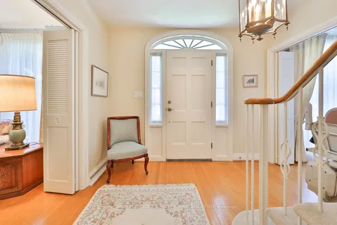 152 Breckondale Court, ON L7N 1X7