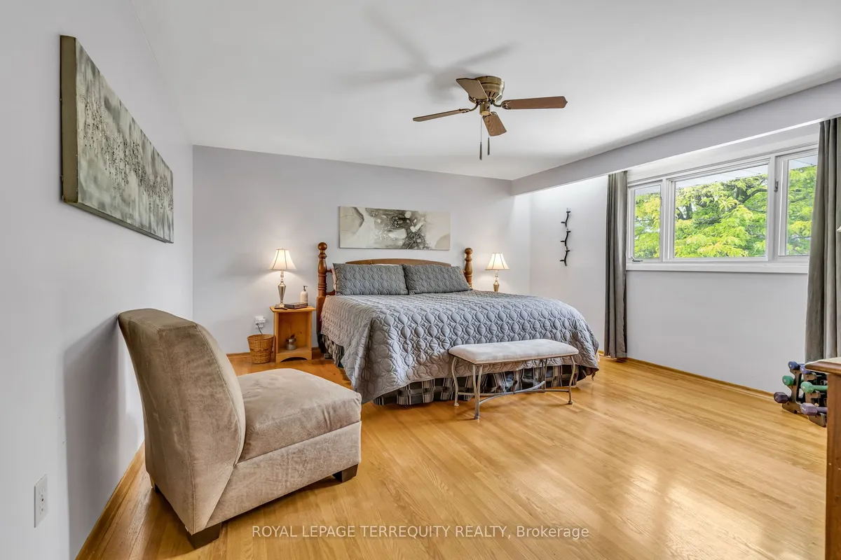 3521 Pinesmoke Crescent, ON L4Y 3L4