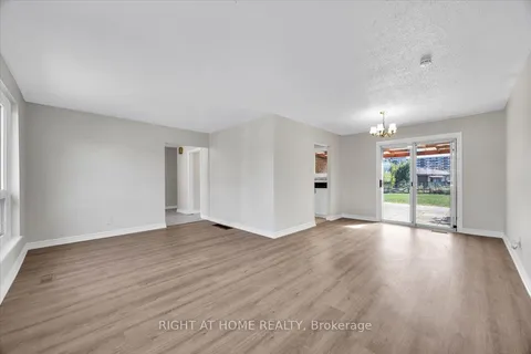 27 Villata Gardens, ON M3J 1J7