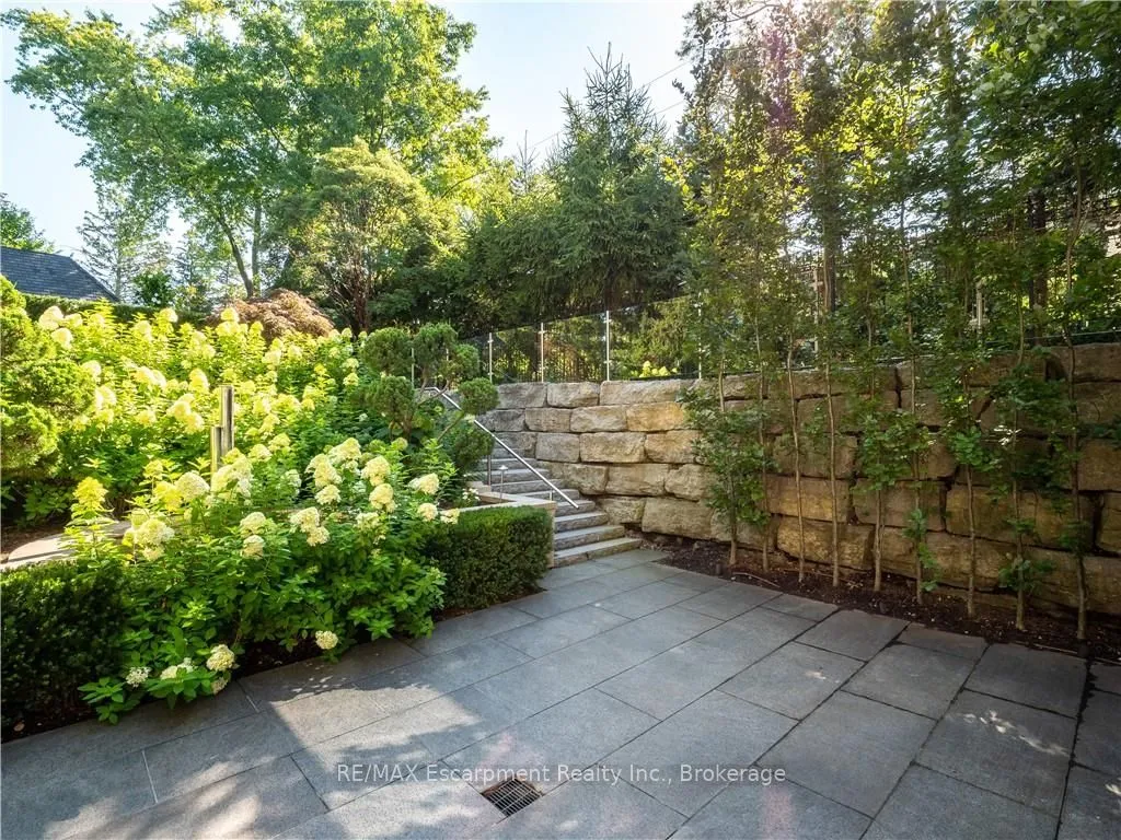 15 Chartwell Road, ON L6J 3Z3