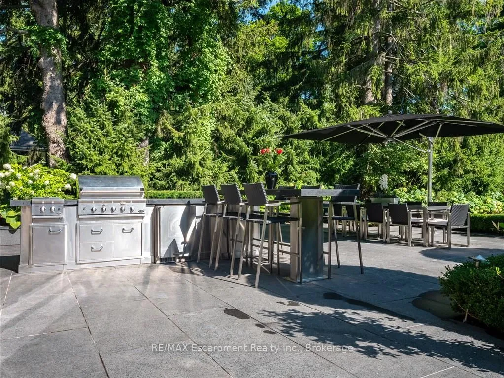 15 Chartwell Road, ON L6J 3Z3