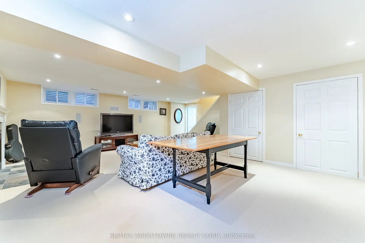 1284 Cleaver Drive, ON L6J 1W3