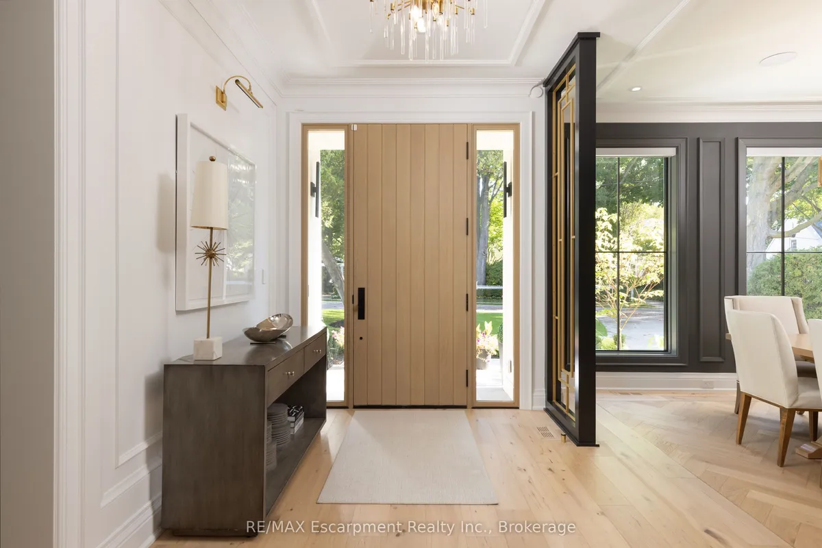 46 Second Street, ON L6J 3T2