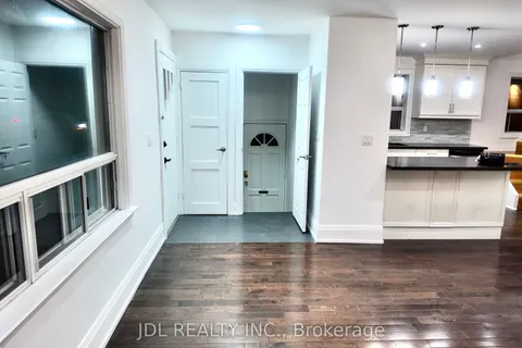 132 Edgecroft Road, ON M8Z 2C3