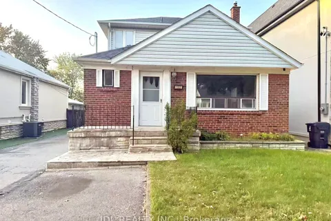 132 Edgecroft Road, ON M8Z 2C3