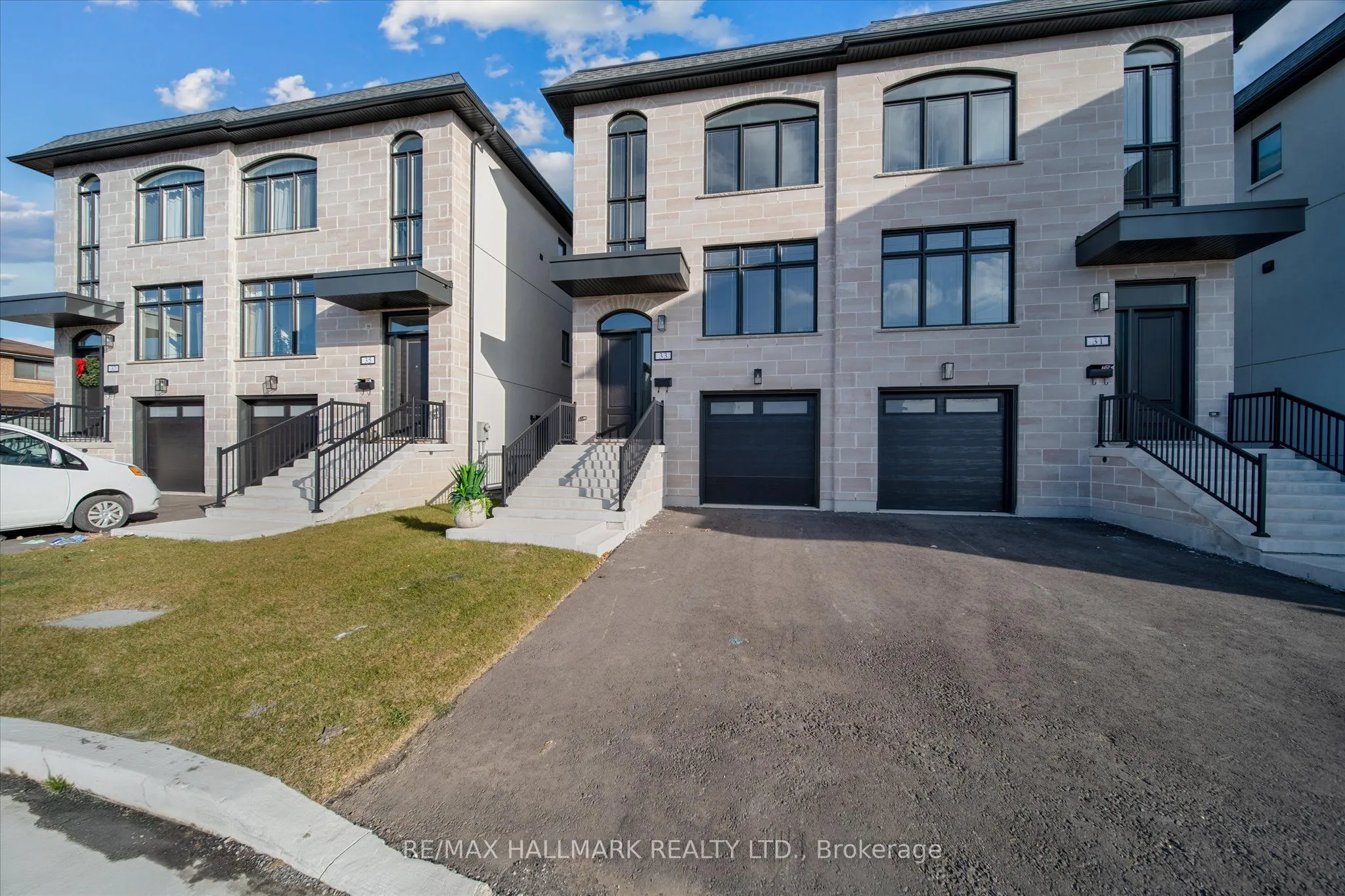 31 St.Gaspar's Court, ON M9L 2J7