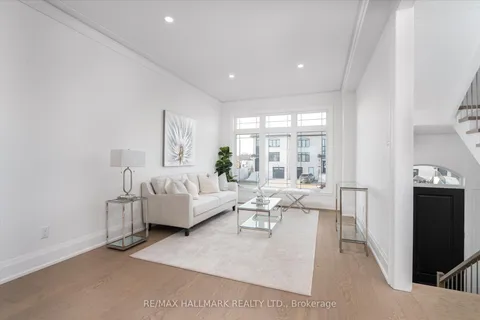 31 St.Gaspar's Court, ON M9L 2J7