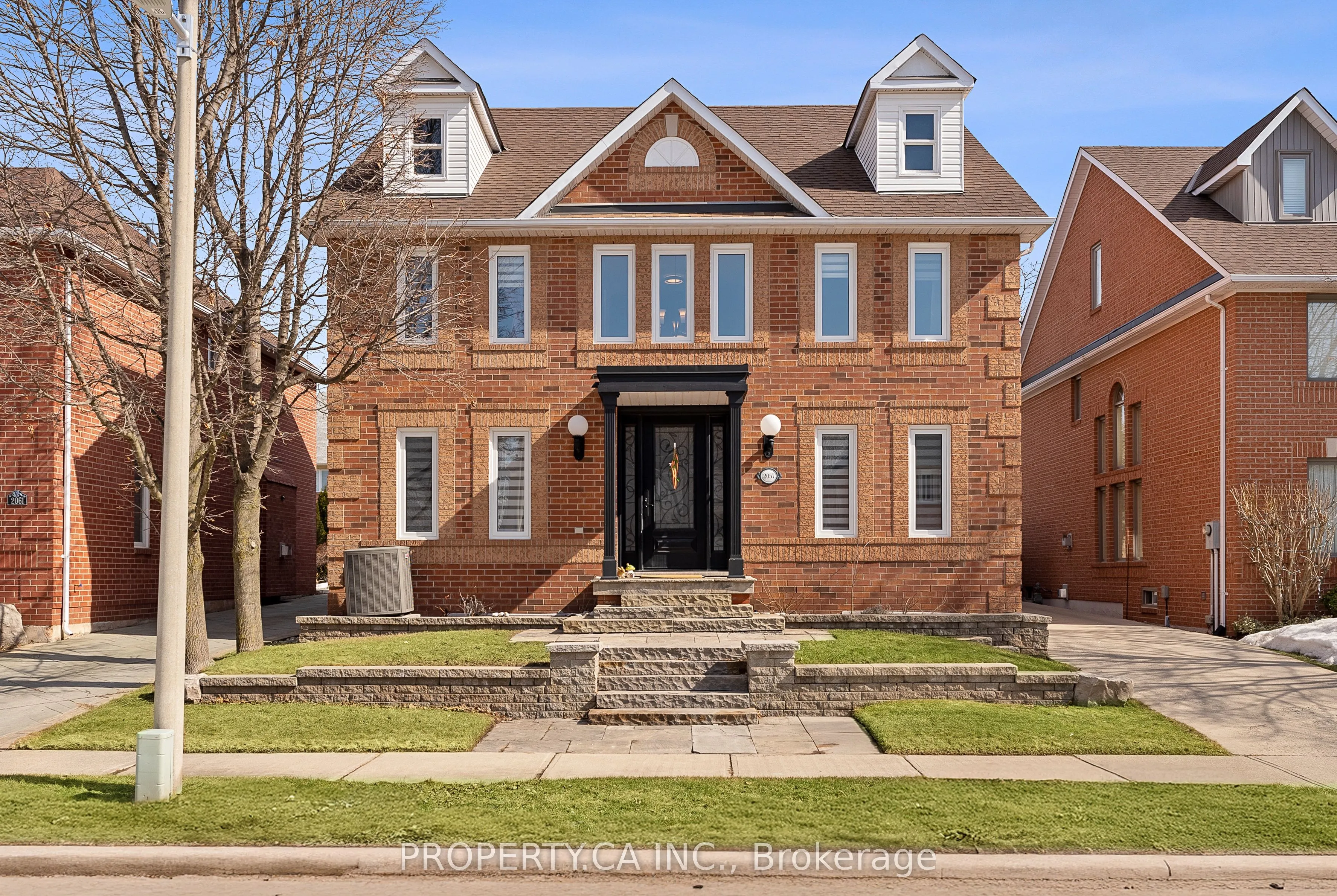 2057 Peak Place, ON L6H 5T1