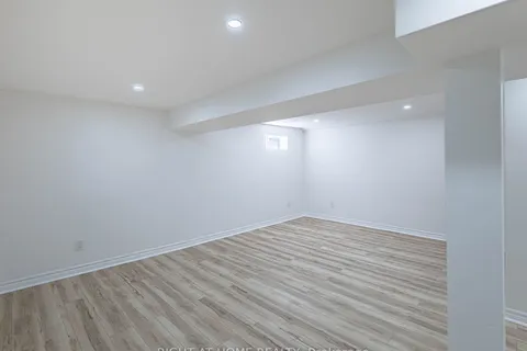 2 Giles Court, ON M9V 4C5