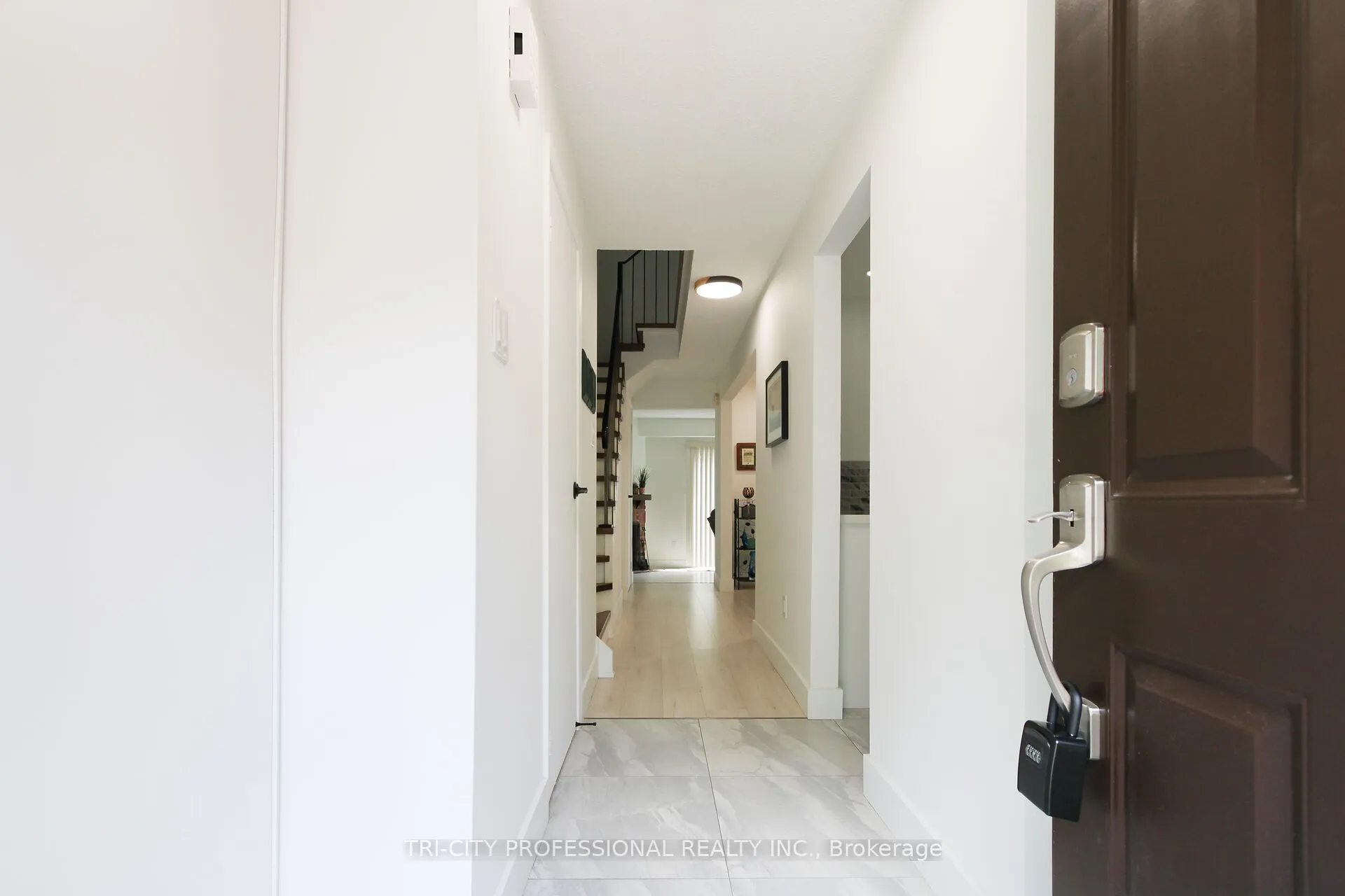 16 Mangrove Road, ON L6S 3Y1