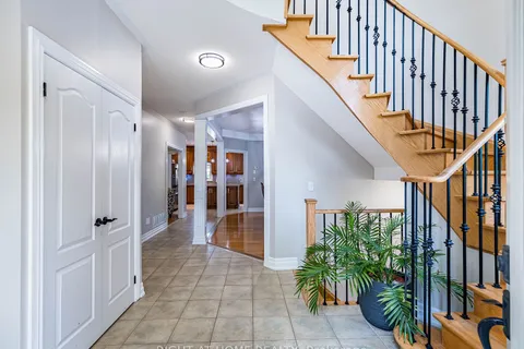 6 Berrycreek Drive, ON L7A 2M7