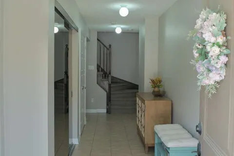 165 Hampshire Way, ON L9T 8M7