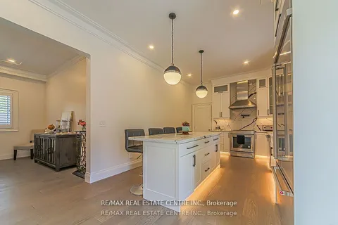 1 Hawthorn Crescent, ON L6S 1A9