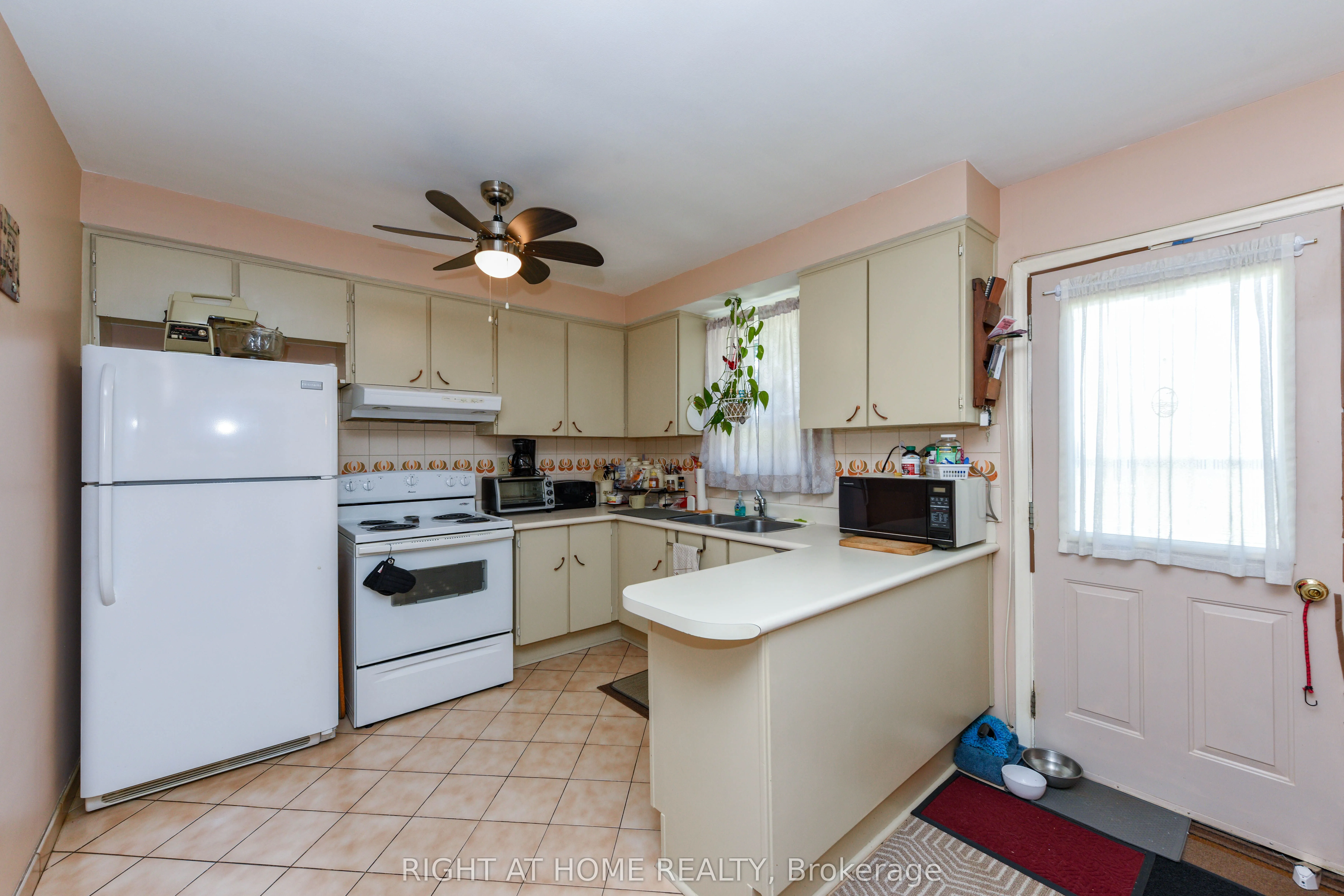 44 Birgitta Crescent, ON M9C 3W4