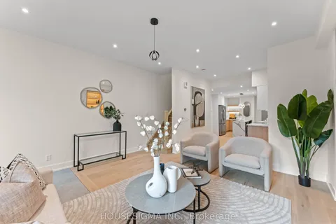 204 Franklin Avenue, ON M6P 3Z3