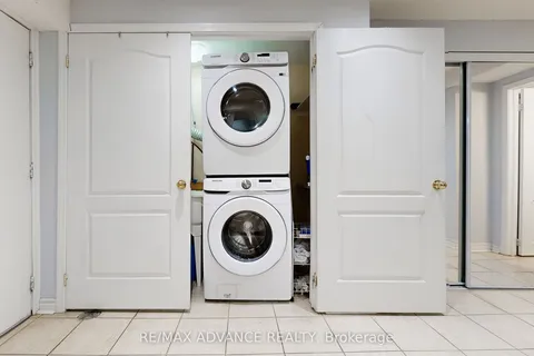 7560 Black Walnut Trail, ON L5N 8A9