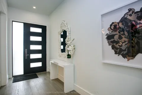 36 Burrows Avenue, ON M9B 4W7