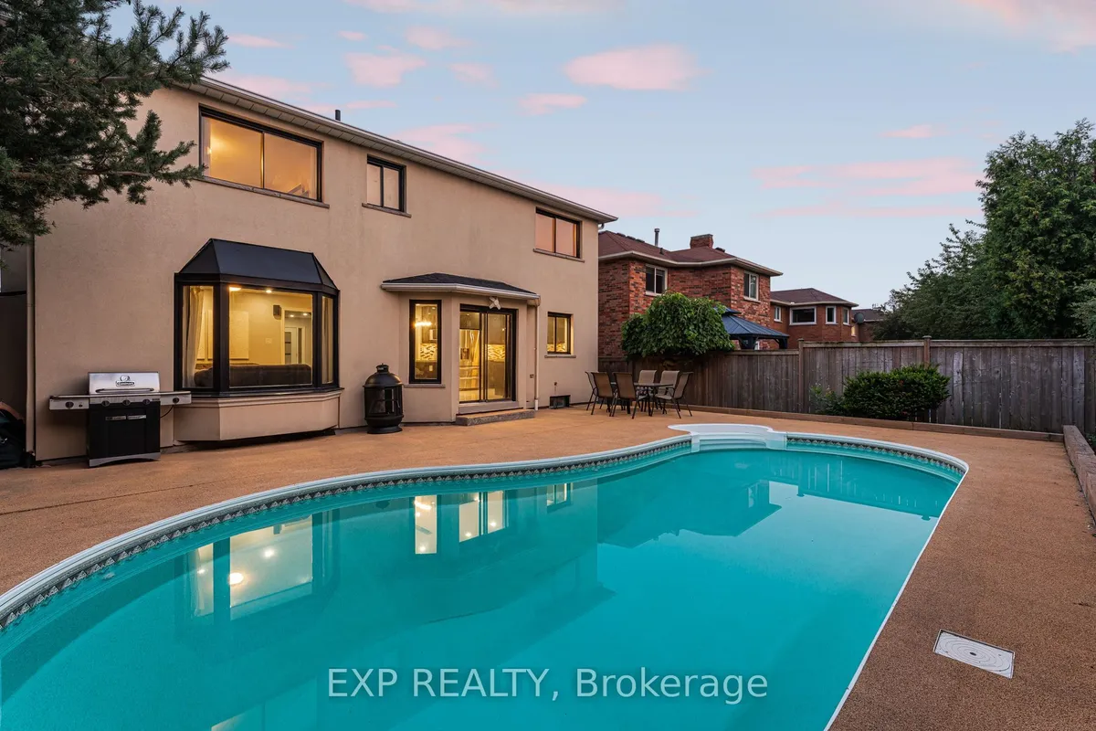 1221 Creekside Drive, ON L6H 4Y8