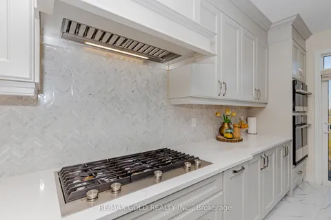 32 Claremount Drive, ON L6R 4G4