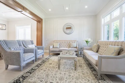 19 Maldaver Avenue, ON L5M 1W4