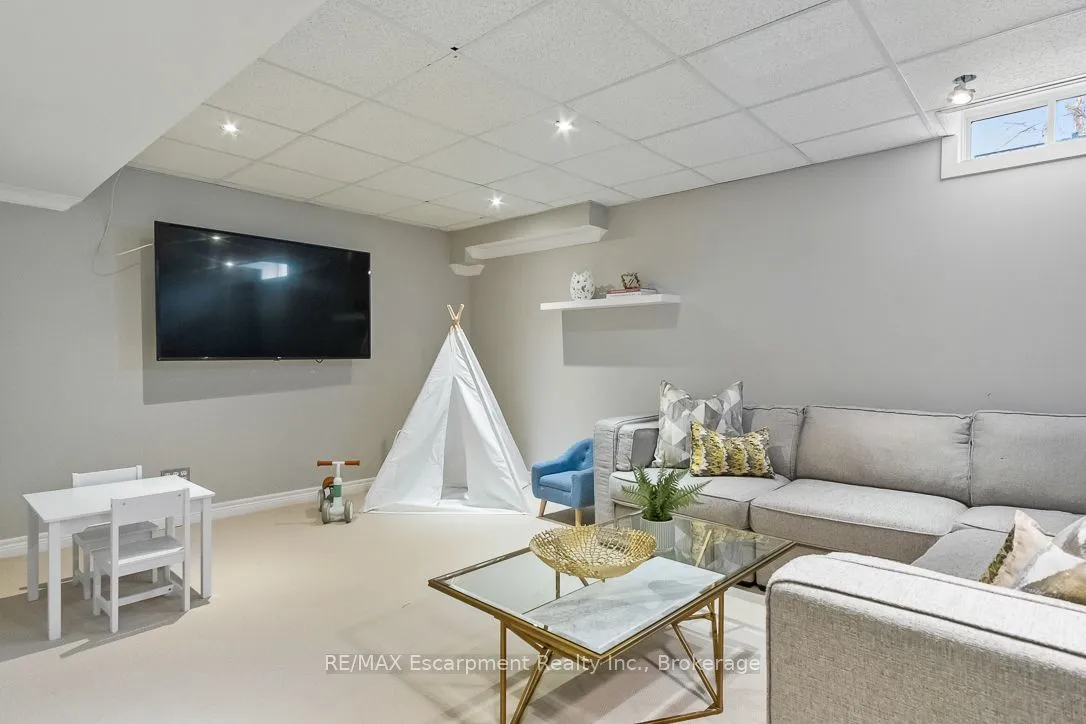 2301 Baronwood Drive, ON L6M 4Z6