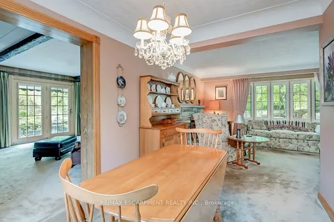 327 Strathcona Drive, ON L7L 2E2