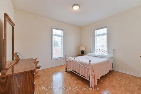 10 Leparc Road, ON L6P 1X9