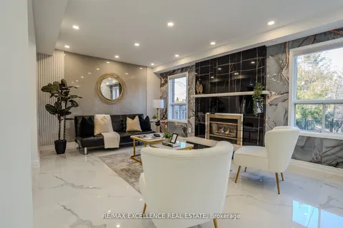 6839 Gracefield Drive, ON L5N 6T6