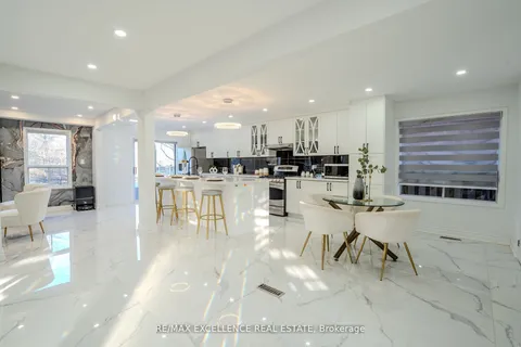 6839 Gracefield Drive, ON L5N 6T6